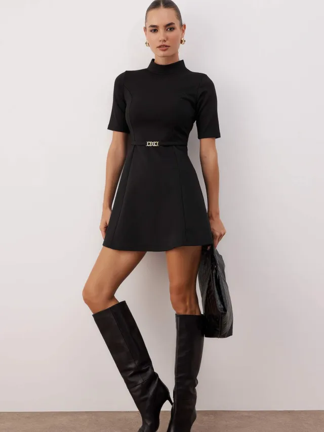 Trendyol TRENDYOLMİLLA Dames Zwart Effen Extra Kort / Super Mini Kort Casual Skater Jurken