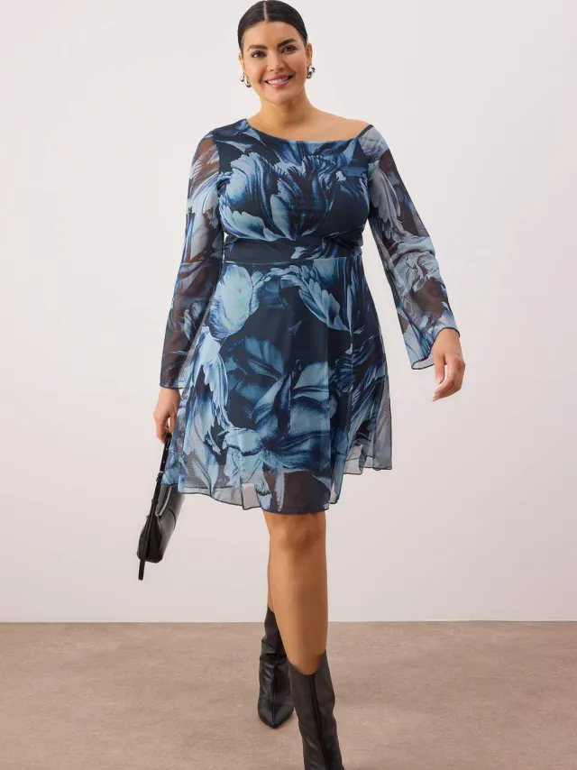Trendyol Curve Dames Blauw Bloemen Kort / Mini Lang Casual Skater Grote maten Jurk