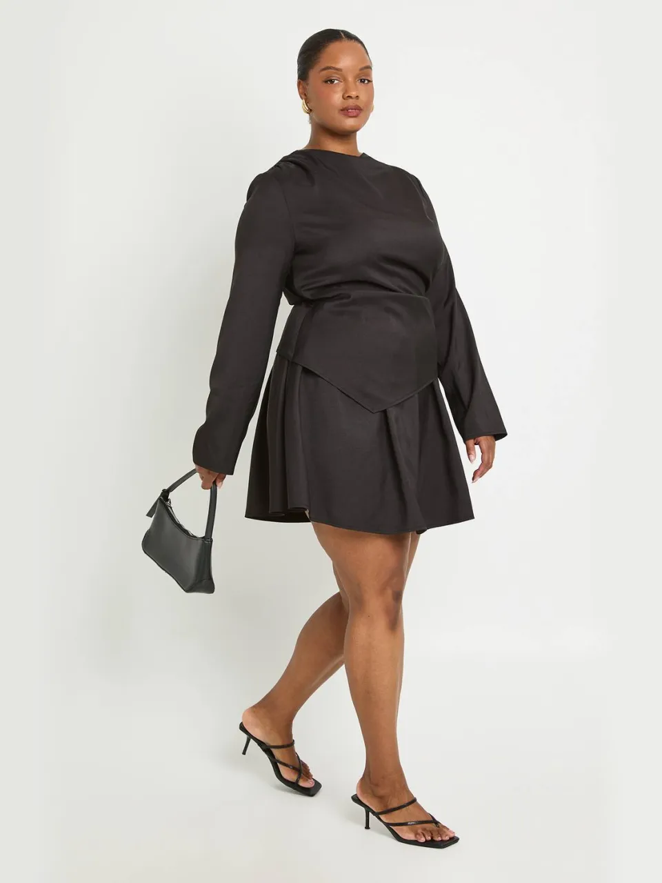 boohoo Dames Plus Mini-jurk Met Slash-hals En Lange Mouwen zwart, foto 4