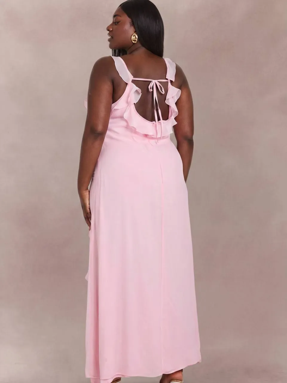 boohoo Dames Plus Chiffon Bandjes Ruches Maxi Jurk baby roze, foto 2