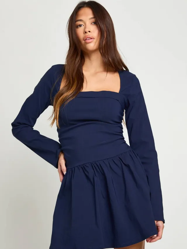 boohoo Dames Skater mini-jurk met vierkante hals en lange mouwen Marineblauw