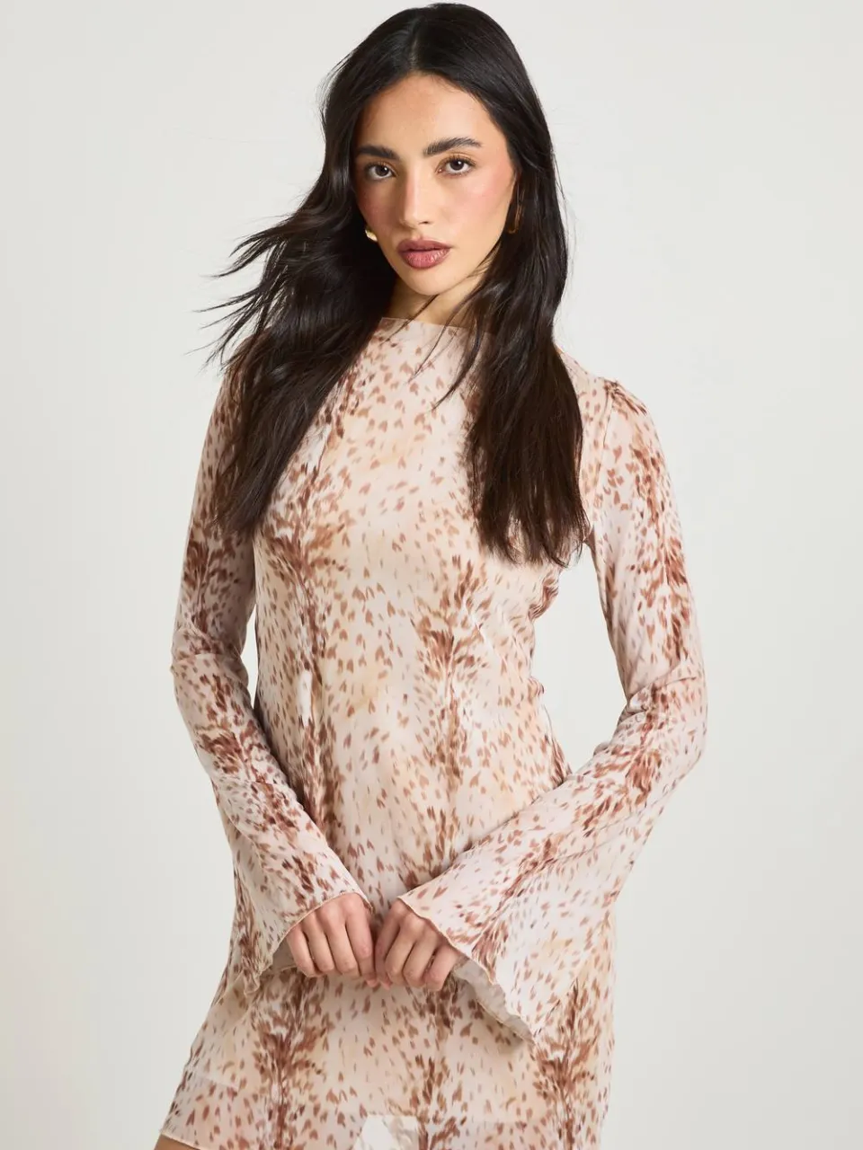 boohoo Dames Mini Jurk Met Hertprint En Uitlopende Mesh Mouwen bruin, foto 3
