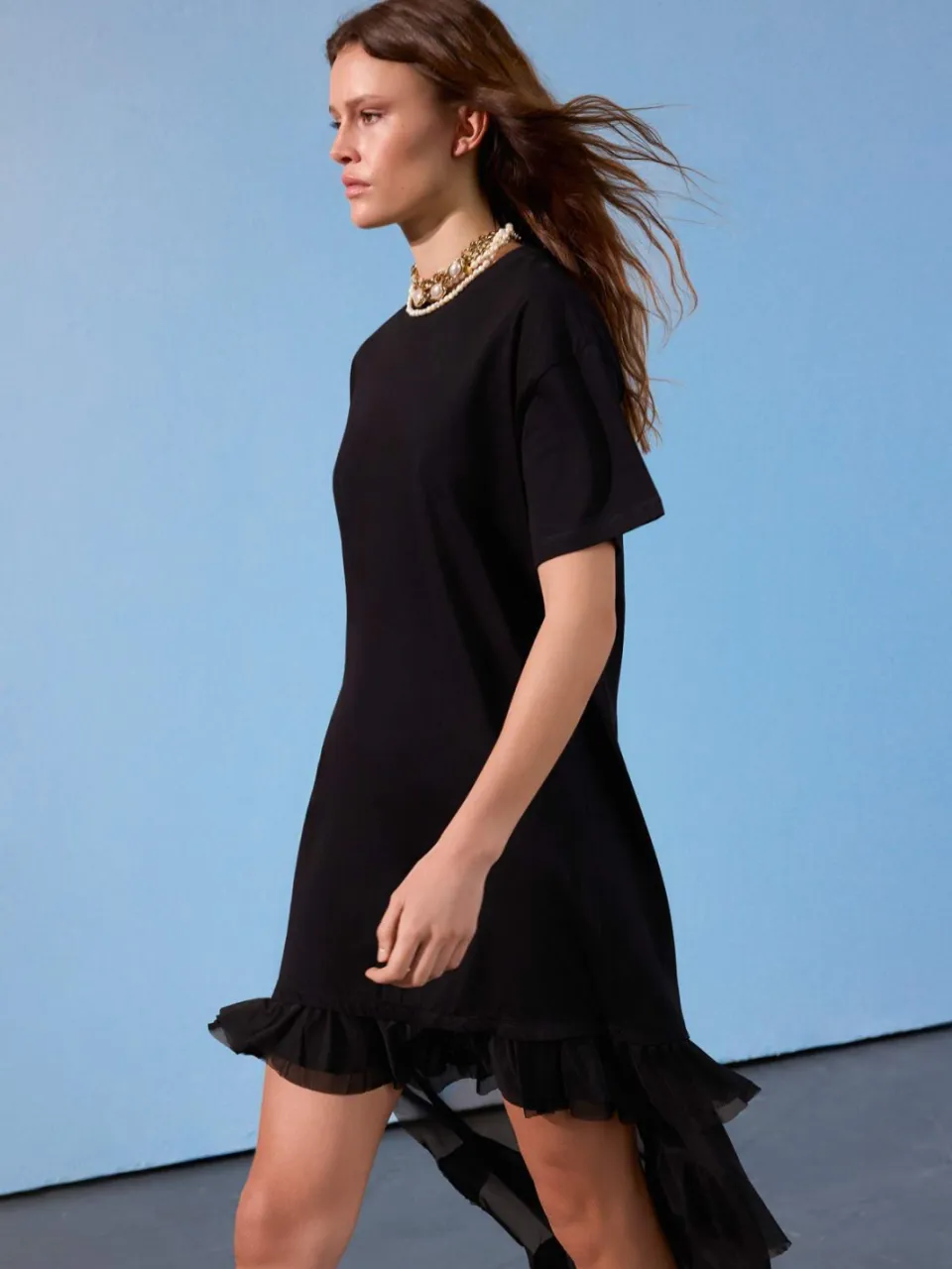 Trendyol TRENDYOLMİLLA Dames Zwart Effen Midi Kort T-shirt Jurk Jurken, foto 2