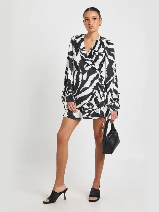 boohoo Dames Zebra Print Ruffle Wrap Mini Jurk Zwart