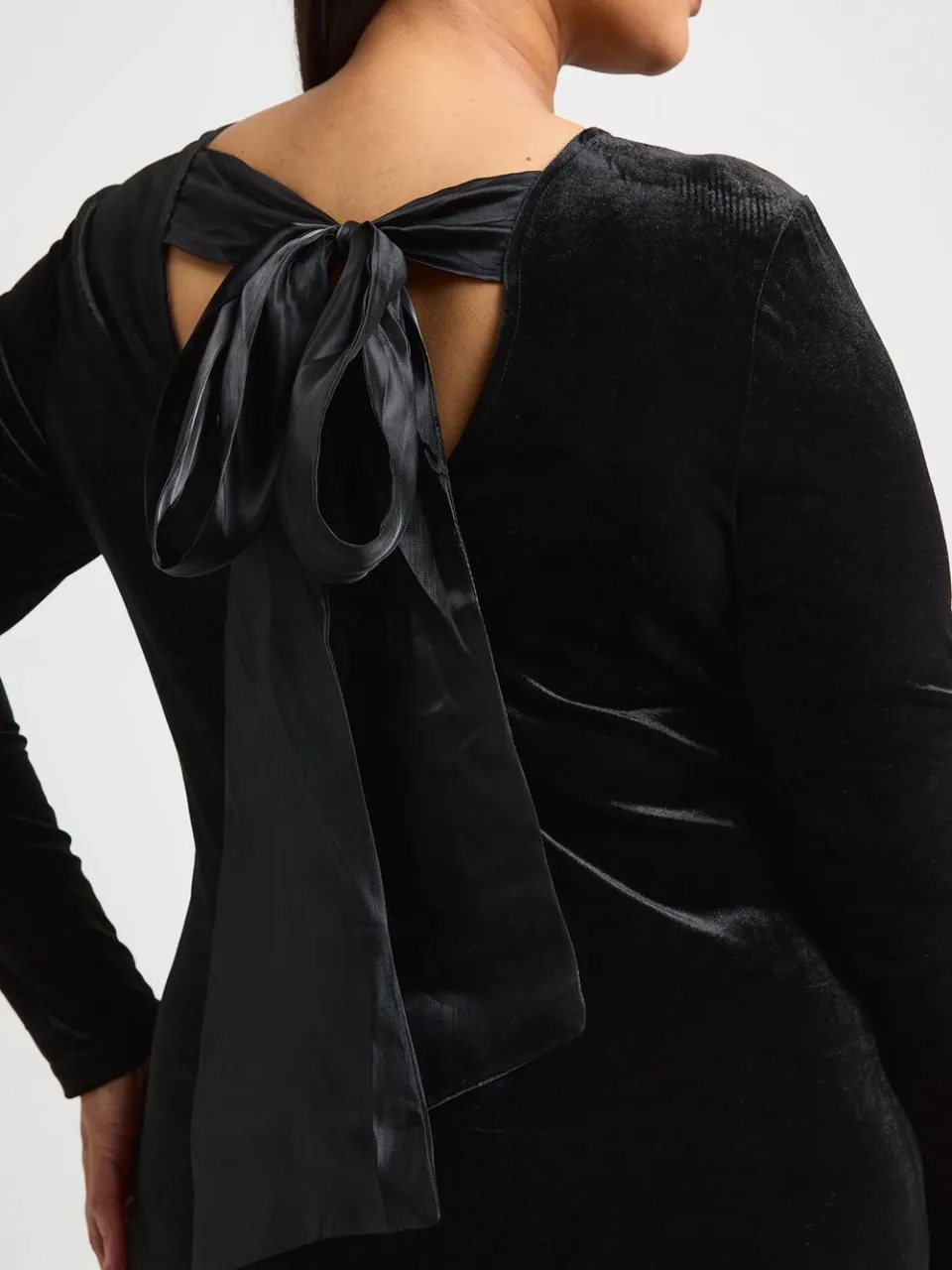 boohoo Dames Plus Fluwelen Shift Jurk Met Strik Op De Rug zwart, foto 4
