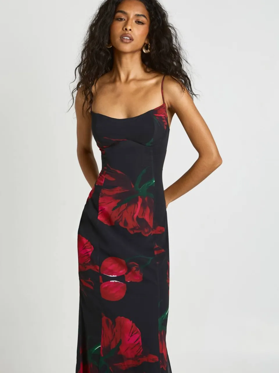 boohoo Dames Lange Maxi-jurk Met Bloemendetail Op Het Buste-gedeelte En Gestroomlijnde Pasvorm zwart, foto 4