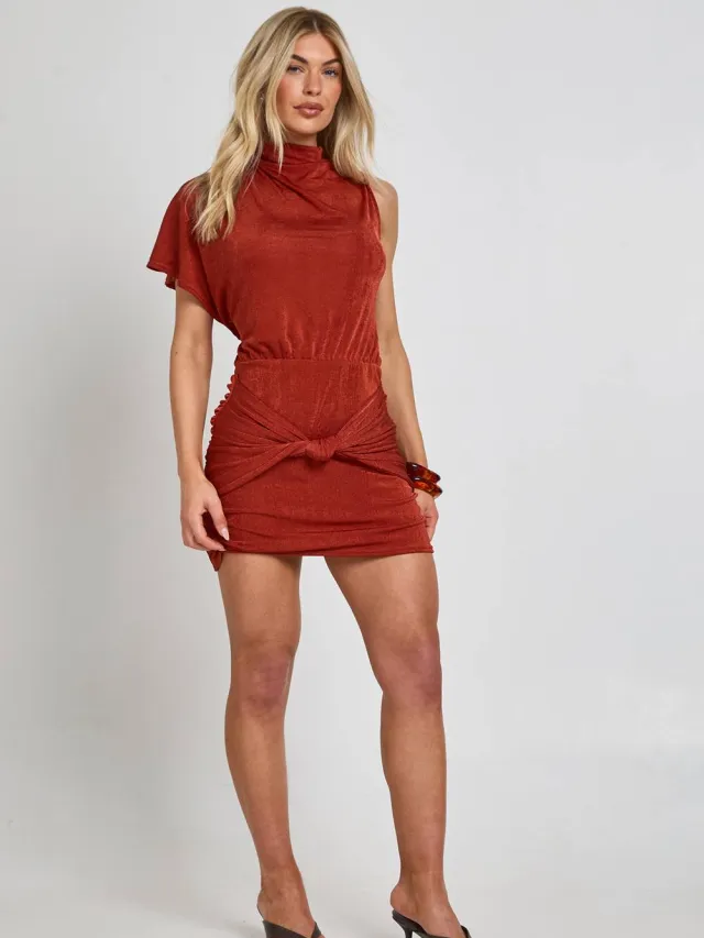 boohoo Dames Acetaat Slinky Jurk Met Éen Mouw En Knoopdetail Vooraan Mini Roest
