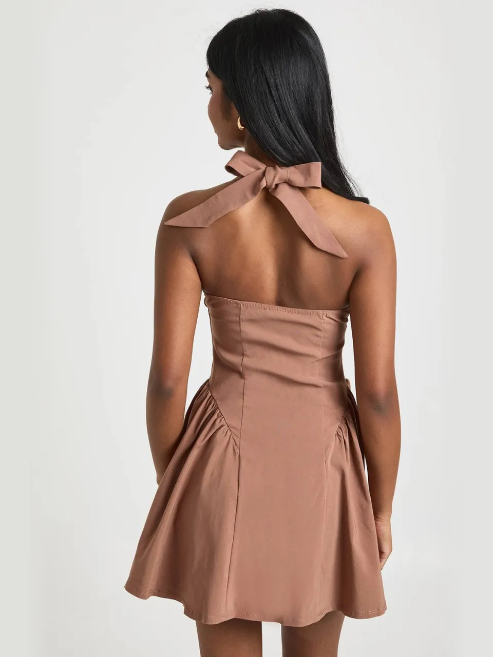 boohoo Dames Halterneck Wijde Rok Mini Jurk chocoladebruin, foto 2