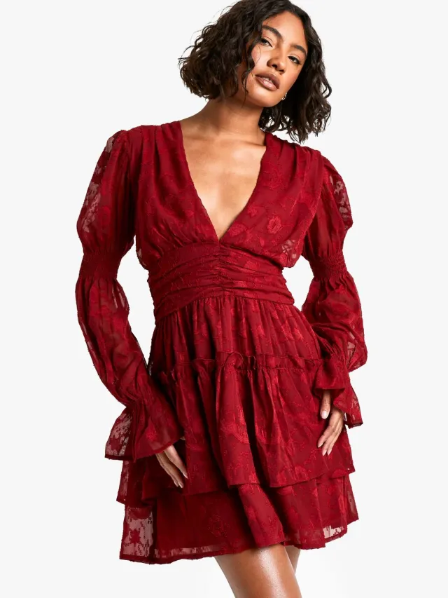 boohoo Dames Lange Paisley Burnout Pofmouw Geruched Skaterjurk Rood