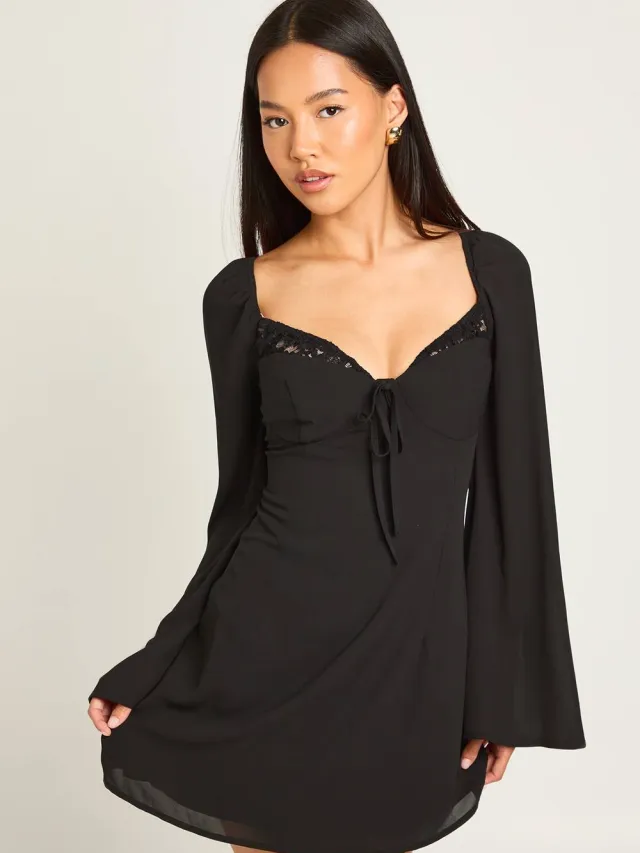 boohoo Dames Petite jurk met kanten cupdetail in melkmeisjestijl Zwart