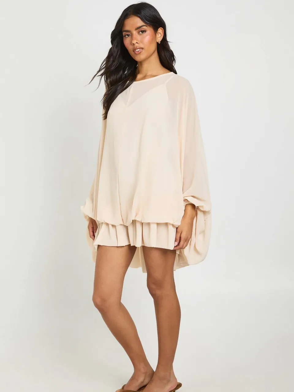 boohoo Dames Chiffon Cami Overlay Blouson Skater Jurk zand, foto 3