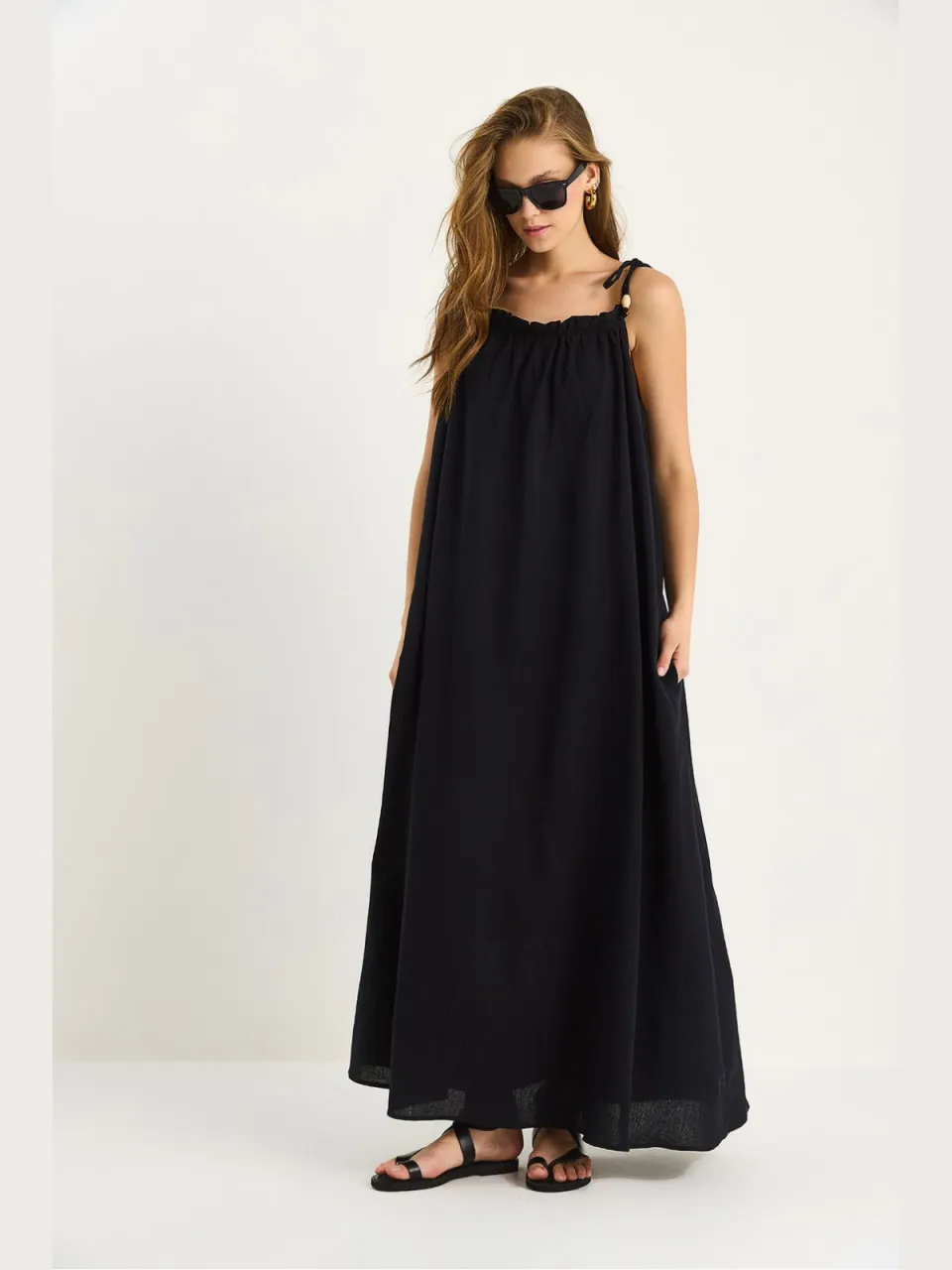 Bianco Lucci Maxi-jurk met Ruffles Detail zwart, foto 2