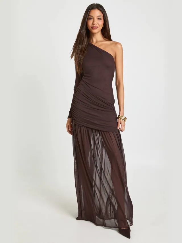 boohoo Dames MESH ONE SHOULDER GERIMPELDE MAXI JURK Chocoladebruin