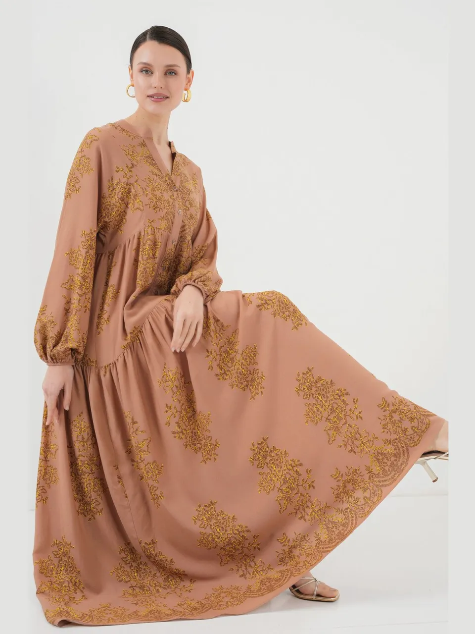 Big Dart Geprinte V-hals Maxi-jurk met knoopsluiting Cognac