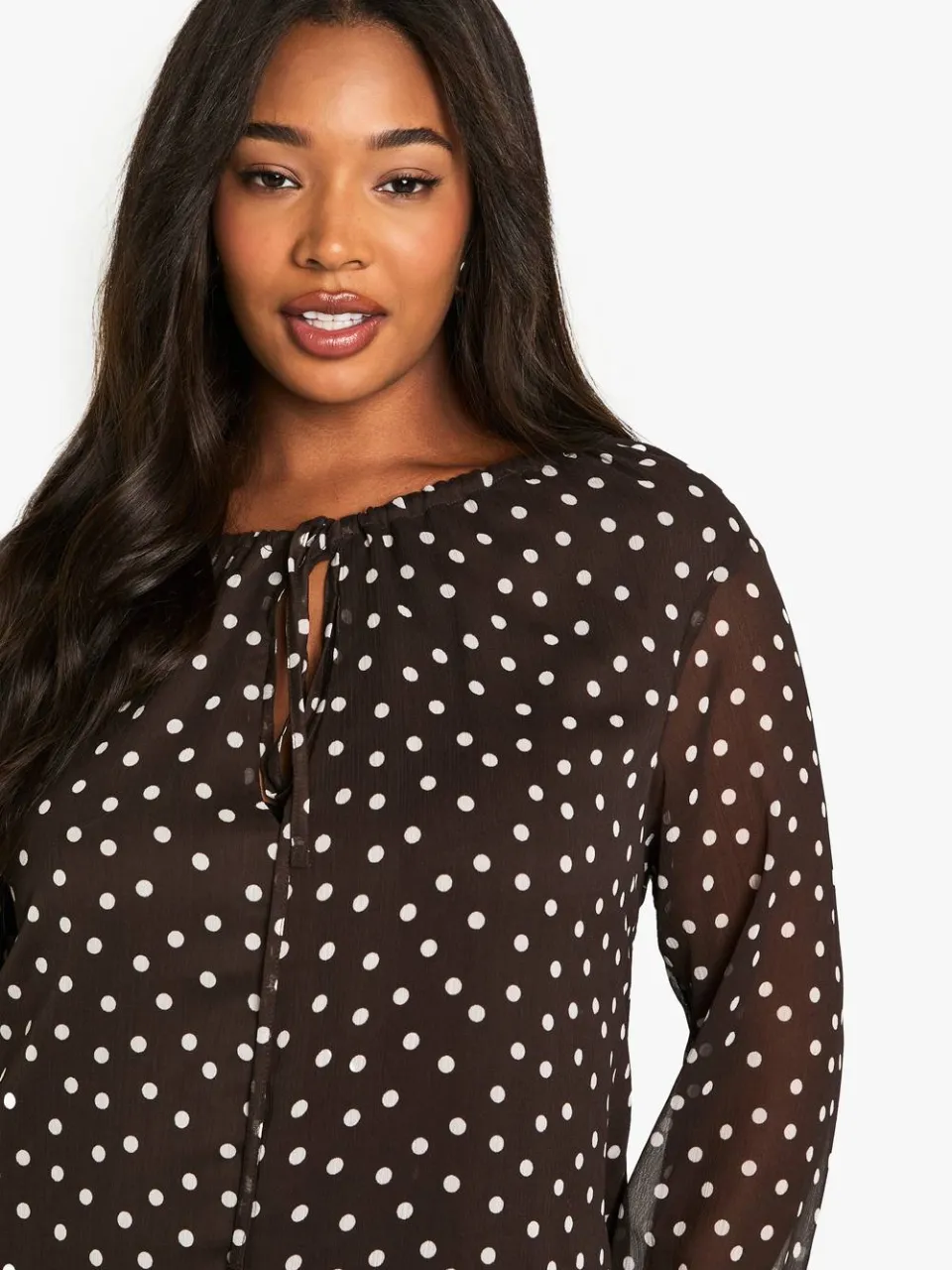 boohoo Dames Plus Polka Dot Chiffon Smock Jurk bruin, foto 3