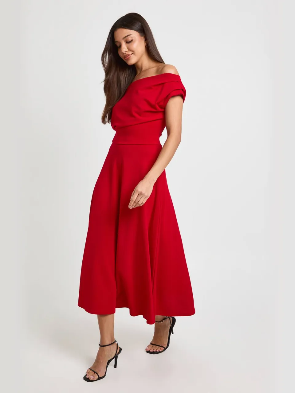 boohoo Dames Crêpe Asymmetrische Halslijn Skater Midi Jurk rood, foto 2