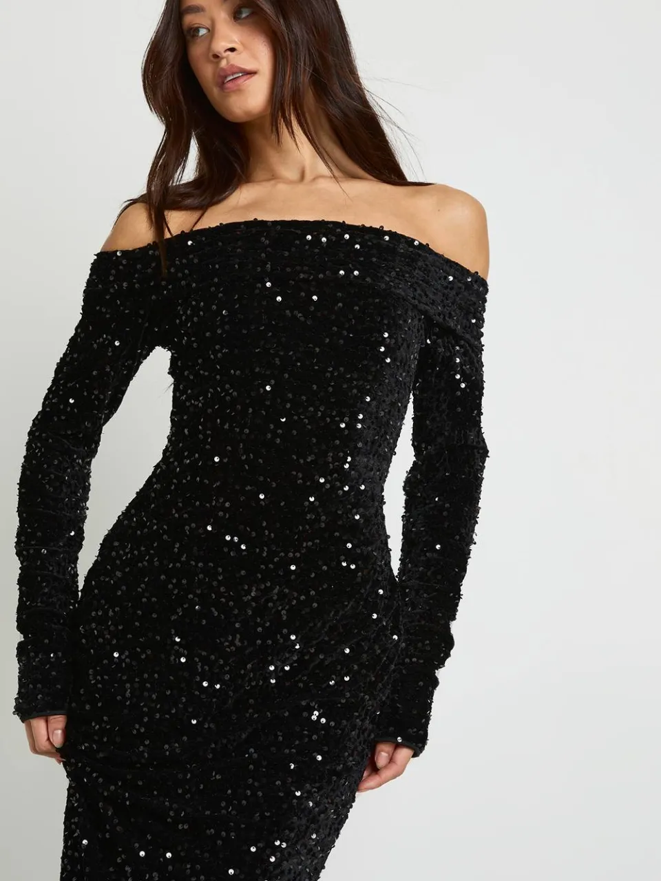 boohoo Dames Tall Velvet Sequin Bardot Maxi Jurk zwart, foto 4