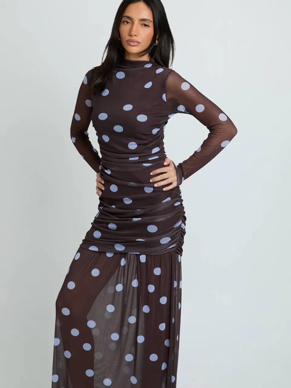 boohoo Dames Maxi-jurk Met Ton-sur-ton Polkadots En Gerimpelde Bovenkant chocoladebruin, foto 3