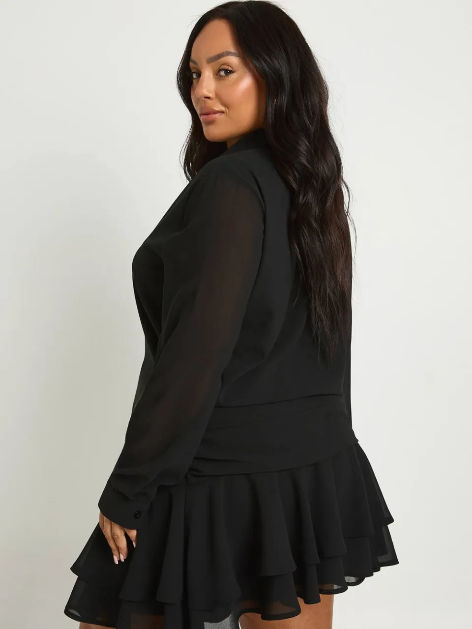 boohoo Dames Plus Ruche Mini Rok Shirtjurk zwart, foto 2