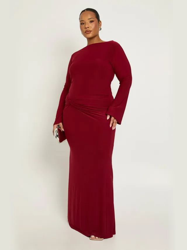 boohoo Dames Plus Maxi-jurk met lange mouwen en twist aan de voorkant Wijn