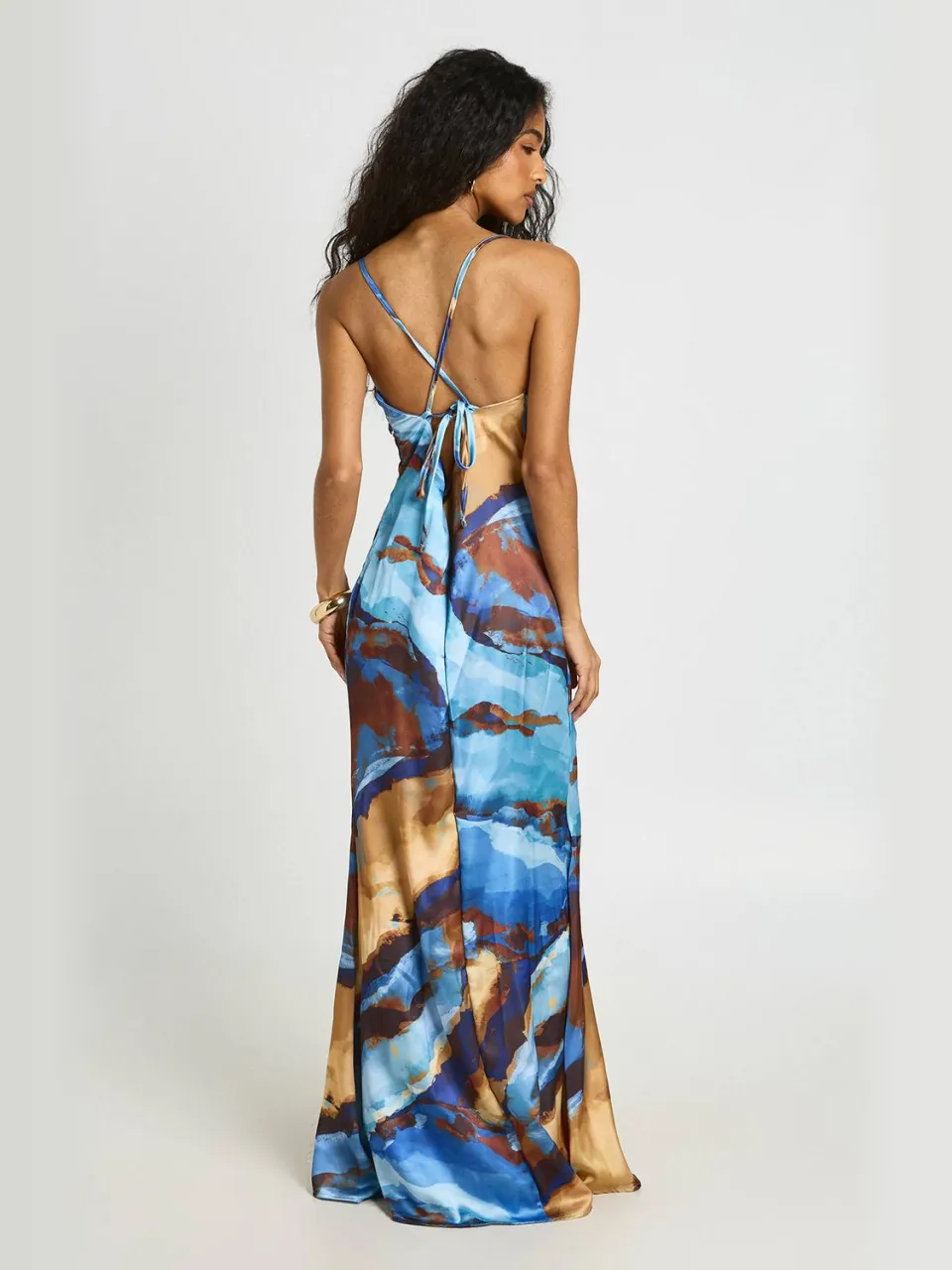boohoo Dames Tonale Abstracte Print Cowl Neck Satijnen Maxi Jurk blauw, foto 2