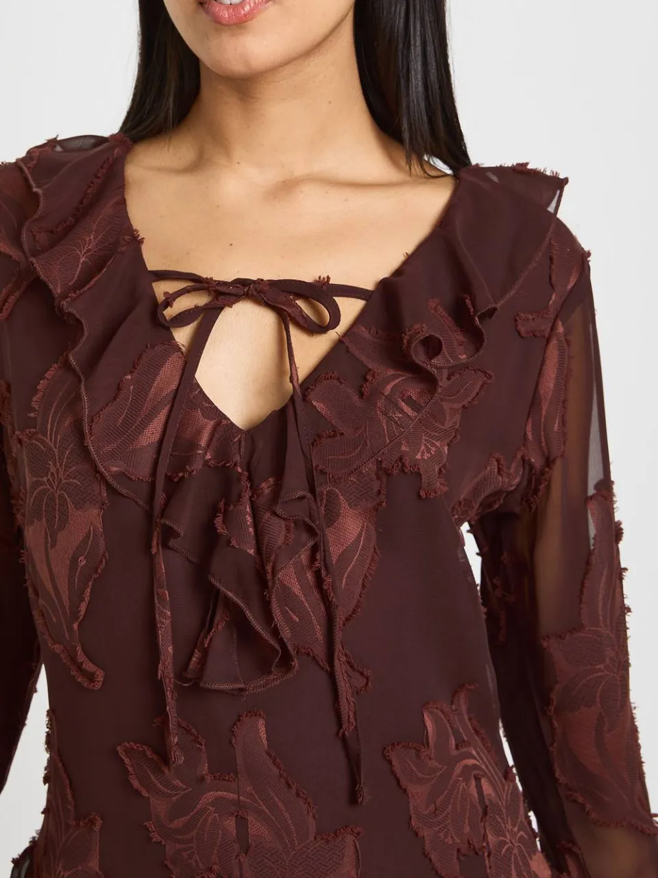 boohoo Dames Bloemen Burnout Mini Jurk met Gedipte Zoom chocoladebruin, foto 4
