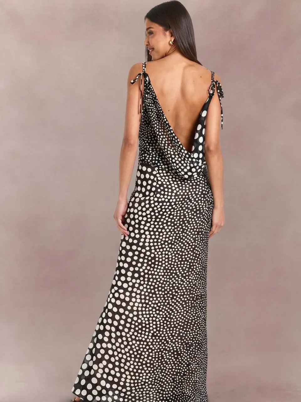 boohoo Dames Polkadot Cowl Cami Slip Jurk zwart, foto 2