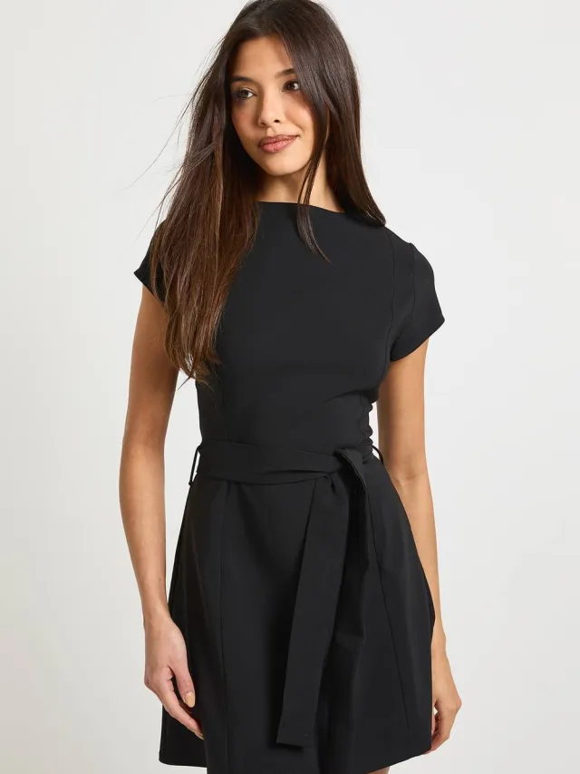 boohoo Dames Gestructureerde shiftjurk met capmouwen en gesnoerde taille Zwart