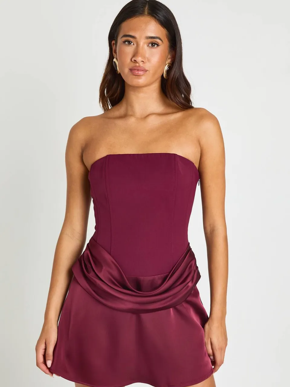 boohoo Dames Bandeau Mini Jurk Met Satijnen Drapering bordeaux rood, foto 3