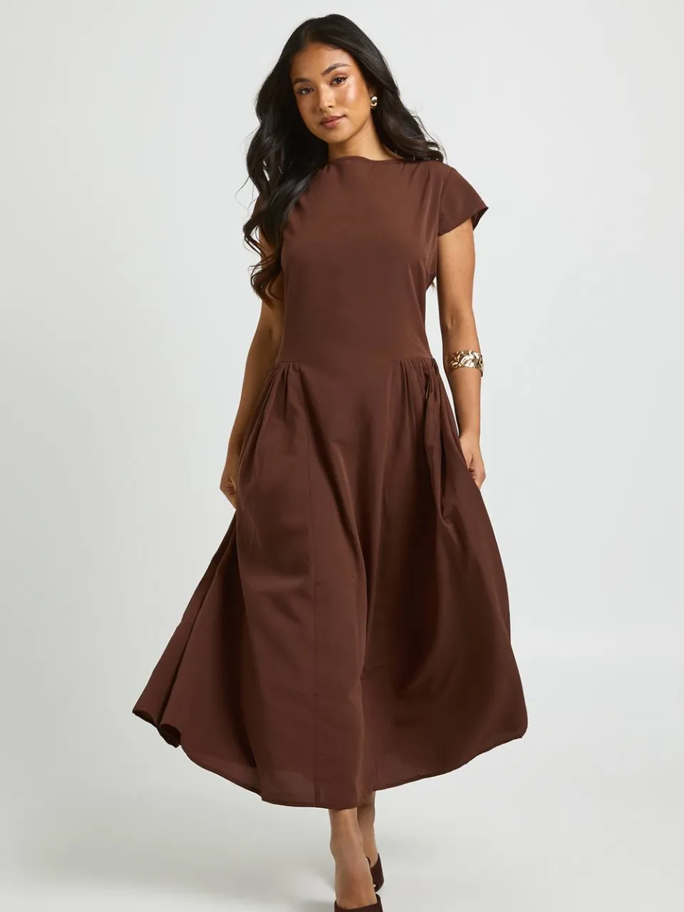 boohoo Dames Petite Getextureerde Volumineuze Rok Midaxi Jurk chocoladebruin, foto 2
