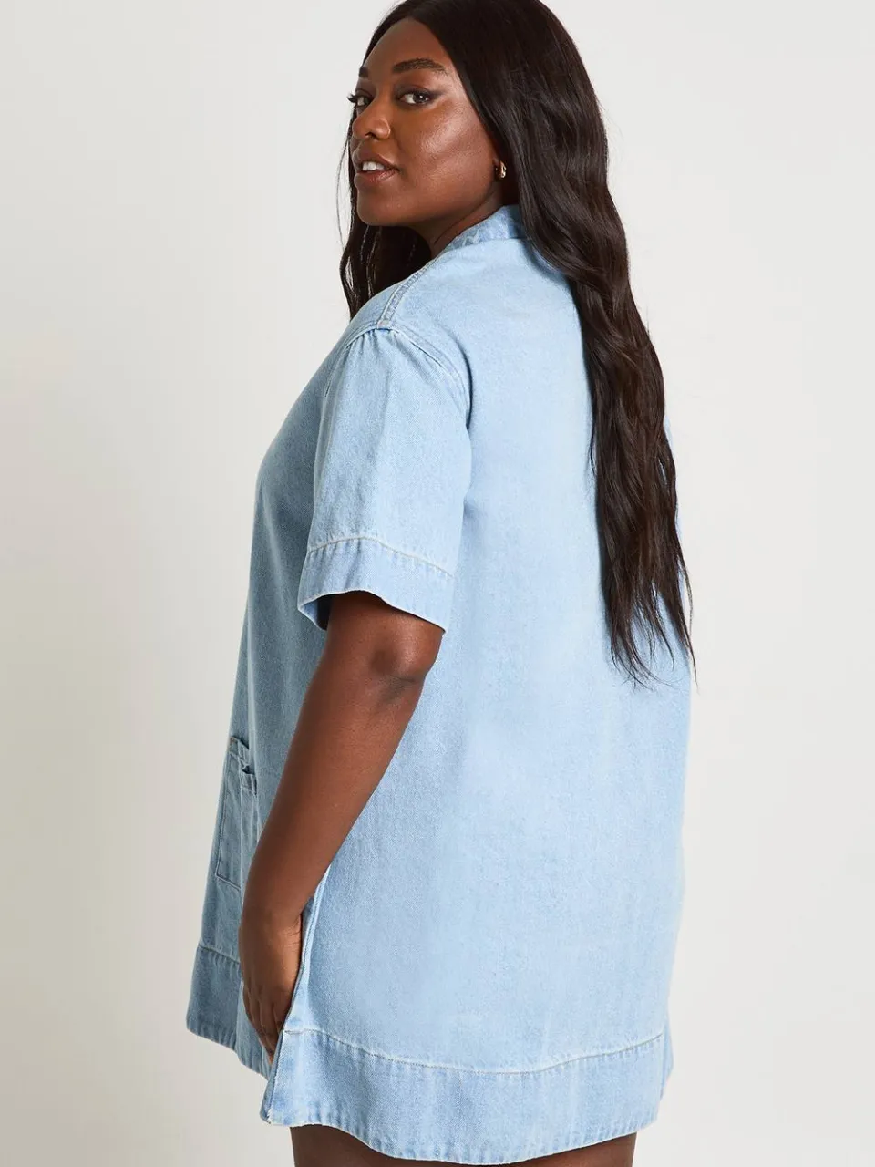 boohoo Dames Plus Korte Mouw Denim Jurk, foto 2