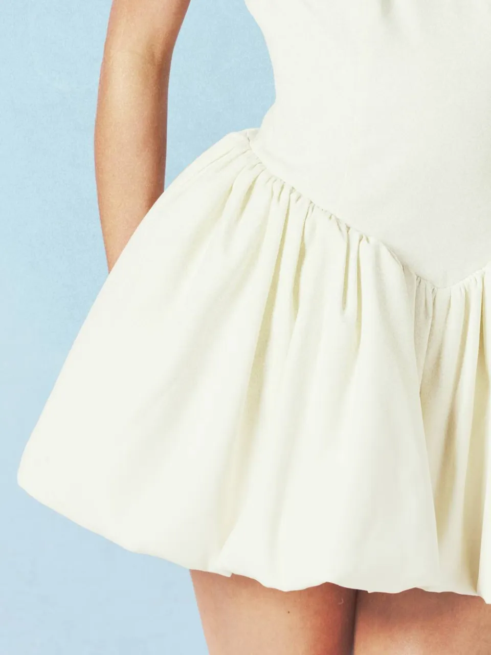 boohoo Dames Halter Mini-jurk Met Strikband Op De Rug En Pofrokje ivoor, foto 4