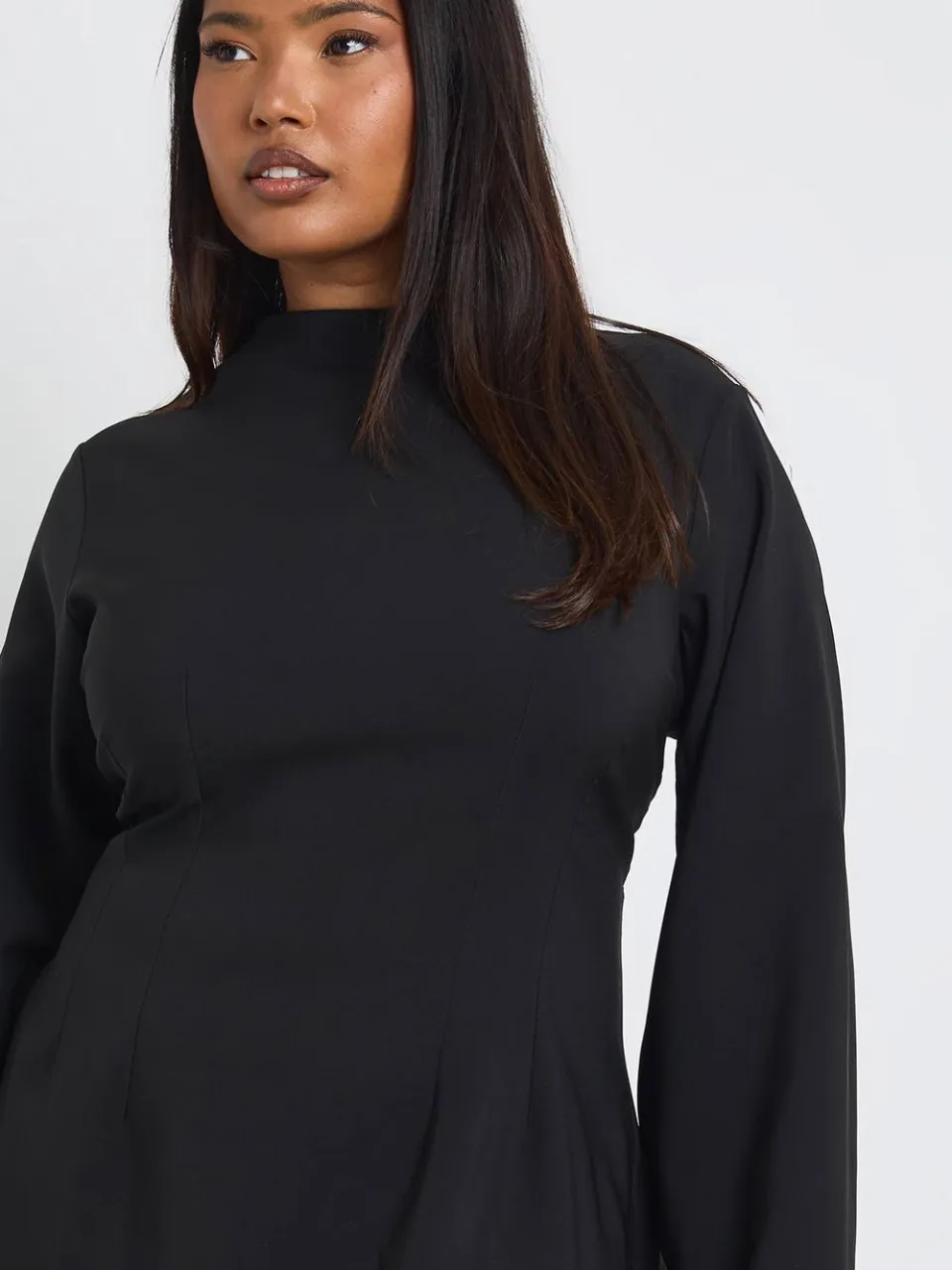 boohoo Dames Plus-jurk met getailleerde details en ballonmouwen zwart, foto 4