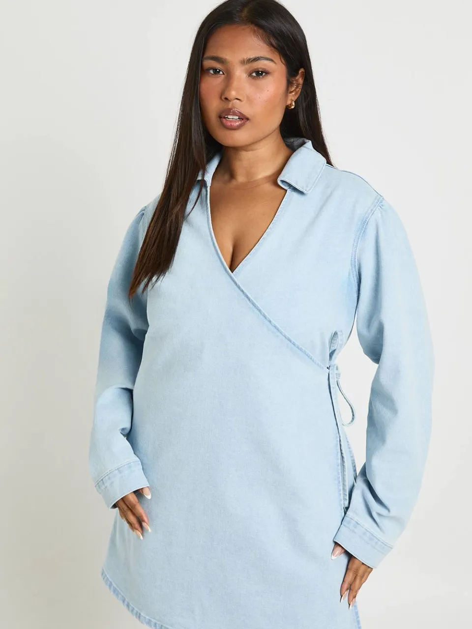 boohoo Dames Plus Denim Wikkel Jurk, foto 3