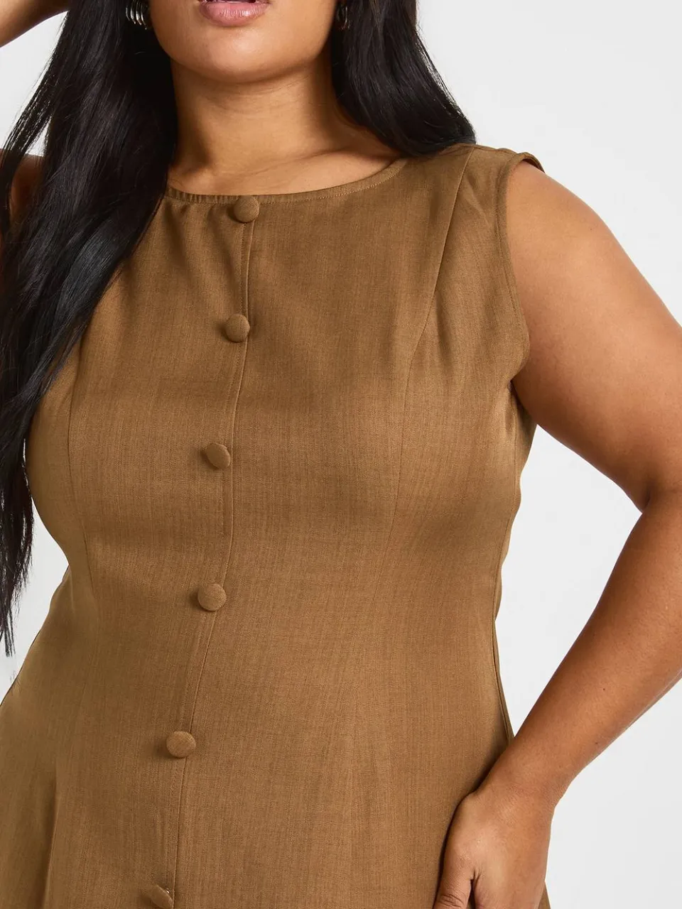 boohoo Dames Plus Geweven Met Knoopsluiting Geplooide Skaterjurk bruin, foto 4