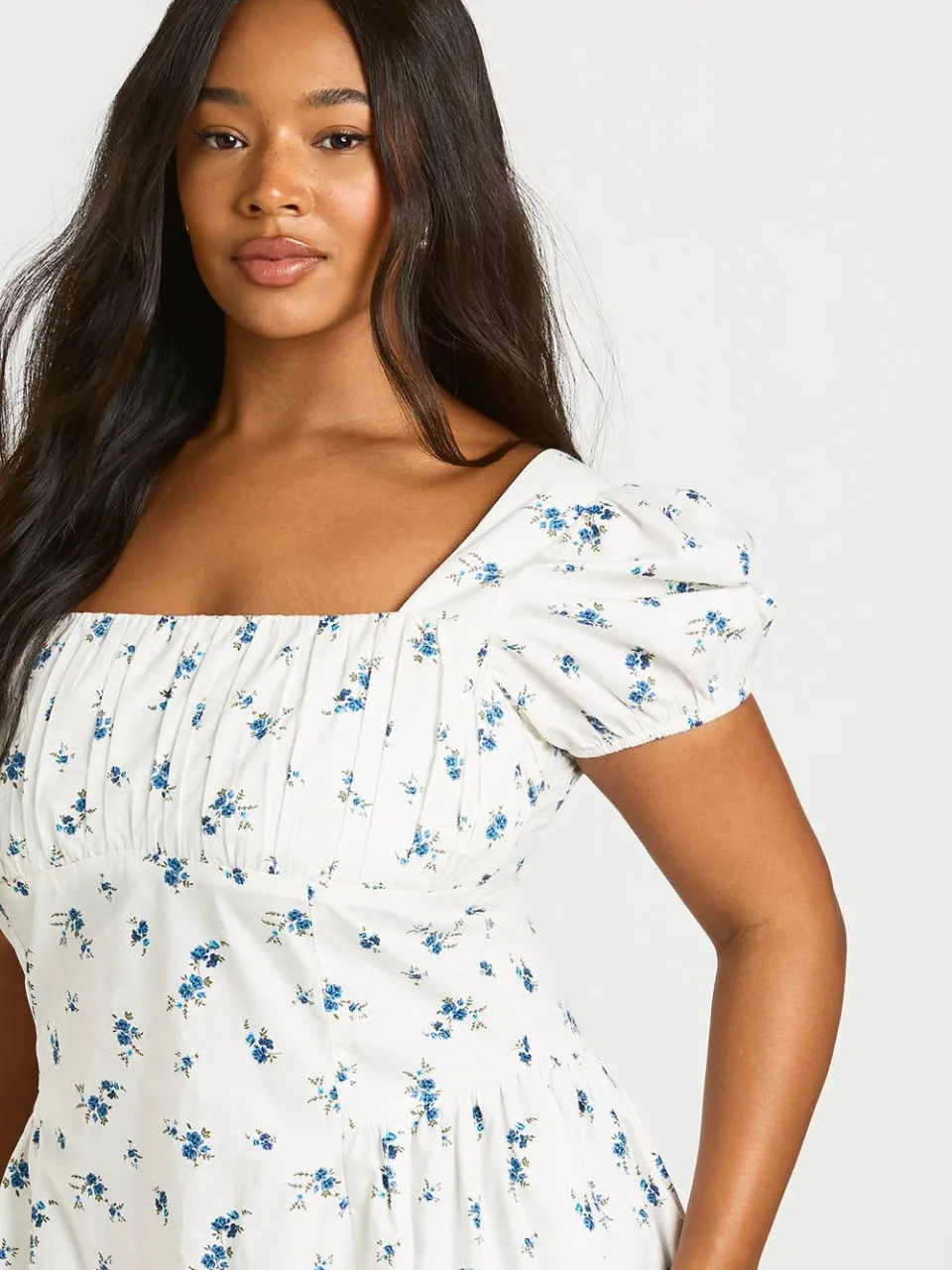 boohoo Dames Plus Ditsy Bloemenprint Melkmeisje Midaxi Jurk wit, foto 4