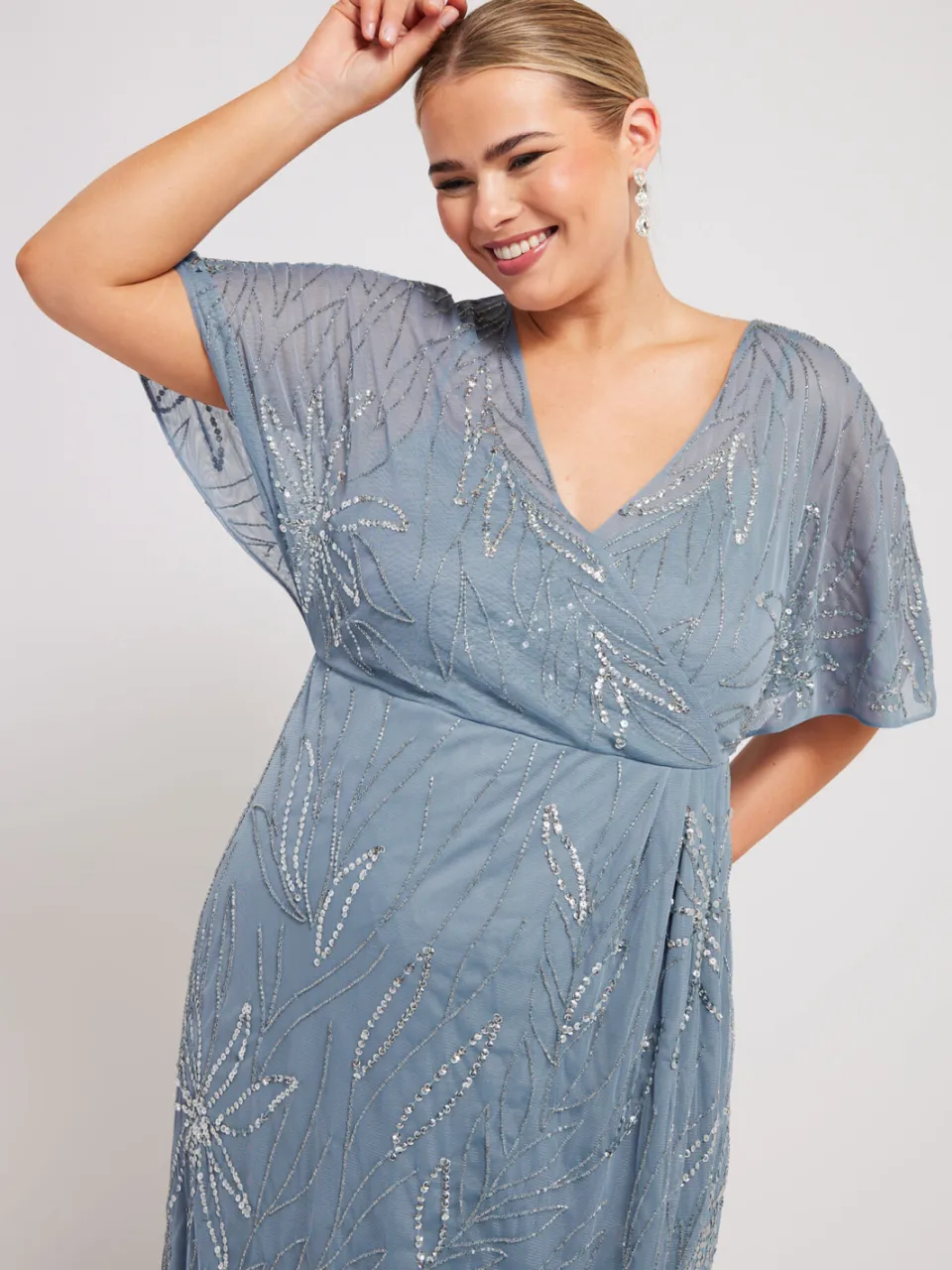 Luxe: Ultimate Embellishment Luxe Midiwikkeljurk Met Pailletten En Kralenversiering In Lichtblauwsize 54-56 blauw, foto 4