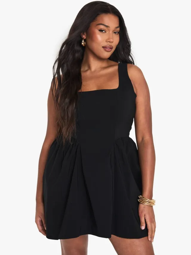 boohoo Dames Plus Geruichte Skaterjurk met Vierkante Halslijn Zwart