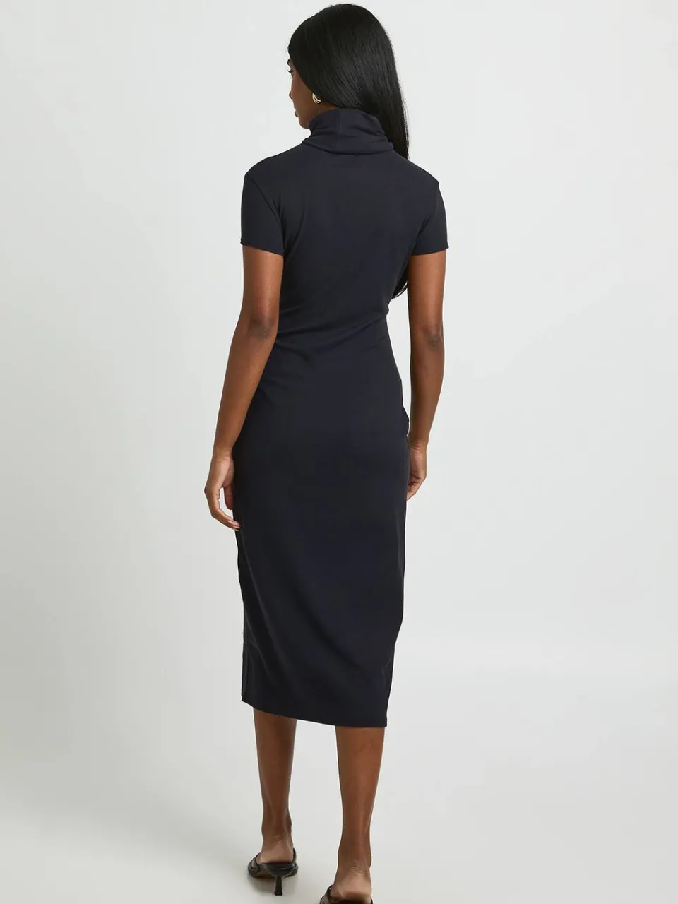 boohoo Dames Basic Supersoft Midi-jurk Met Rolkraag En Korte Mouwen zwart, foto 3