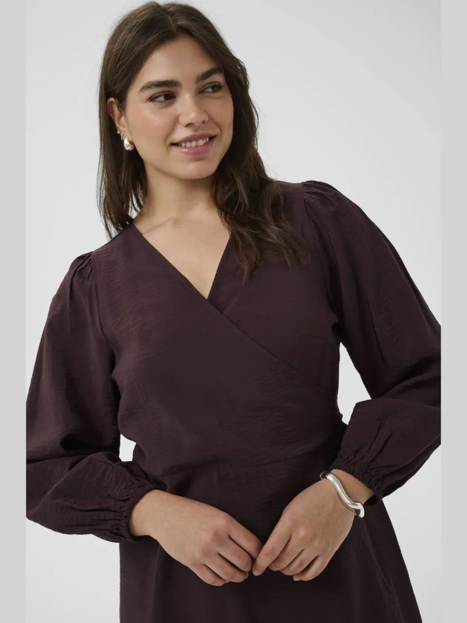 Kaffe Curve viscose maxi wikkeljurk Plus Size - donkerbruin, foto 7