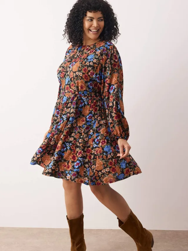 Trendyol Curve Dames Meerkleurig Bloemen Kort / Mini Lang Casual Skater Grote maten Jurk Veelkleurig