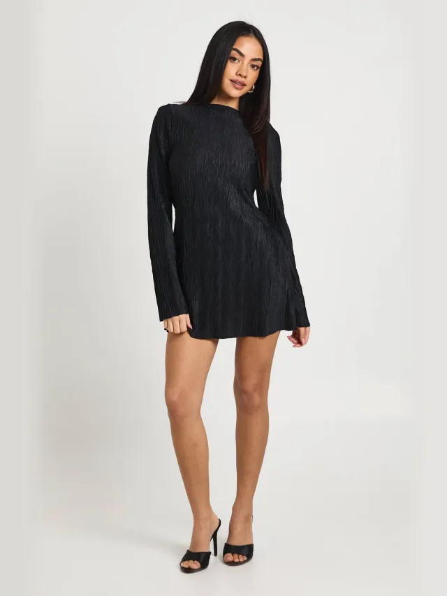 boohoo Dames Getextureerde Wijdvallende Mouw Shift Jurk Zwart