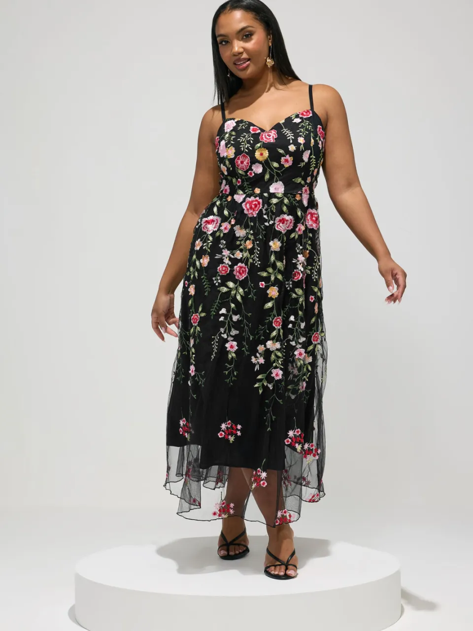 Yours London Zwarte Gebloemde Geborduurde Maxijurk Black