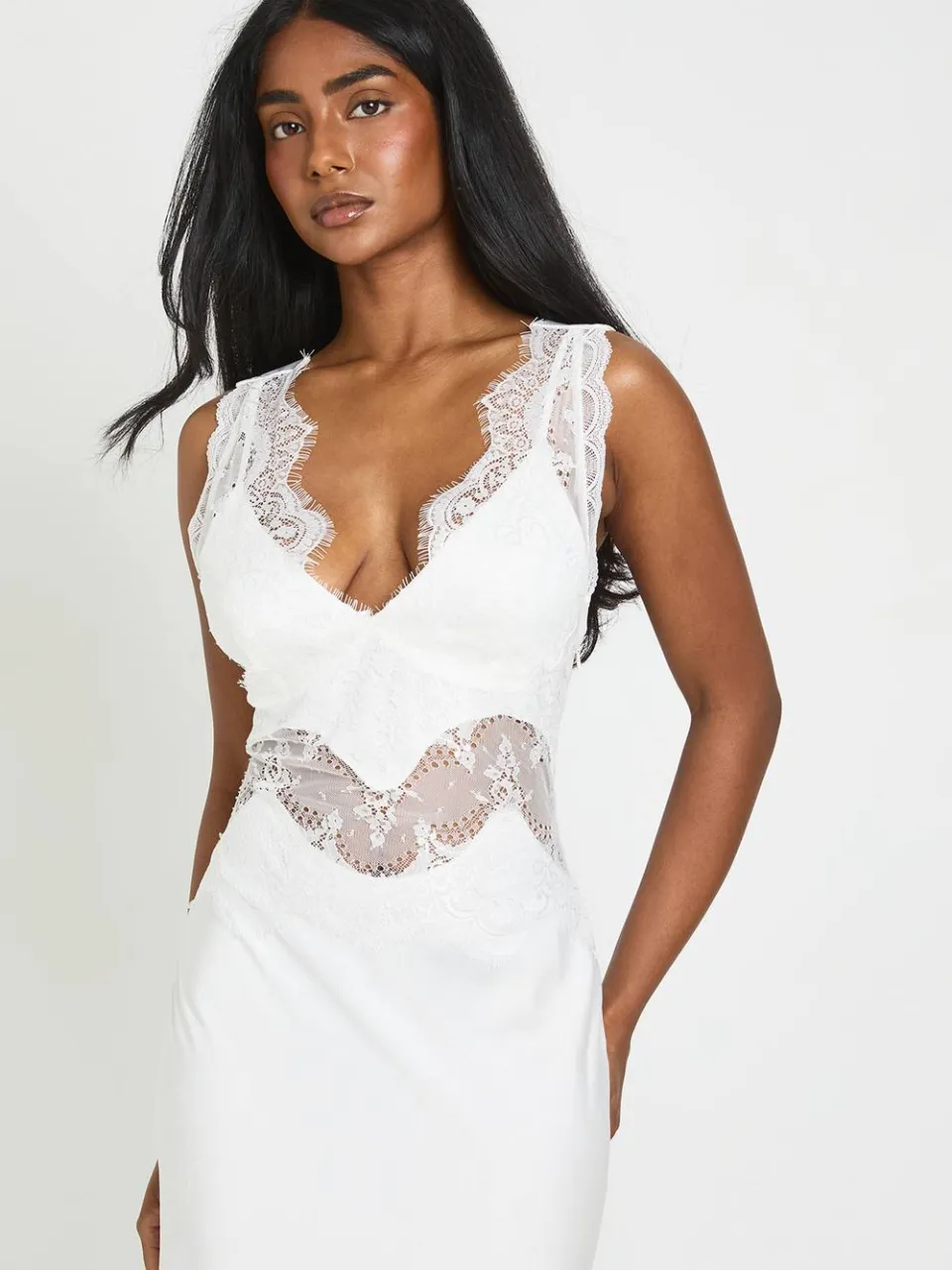 boohoo Dames Crinkle Getextureerde Satijnen & Kanten Maxi Jurk ivoor, foto 3