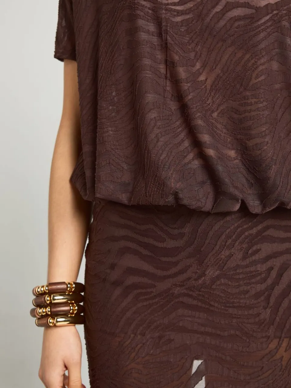 boohoo Dames Burnout Zebra Asymmetrische Hals Blouson Top Jurk chocoladebruin, foto 4