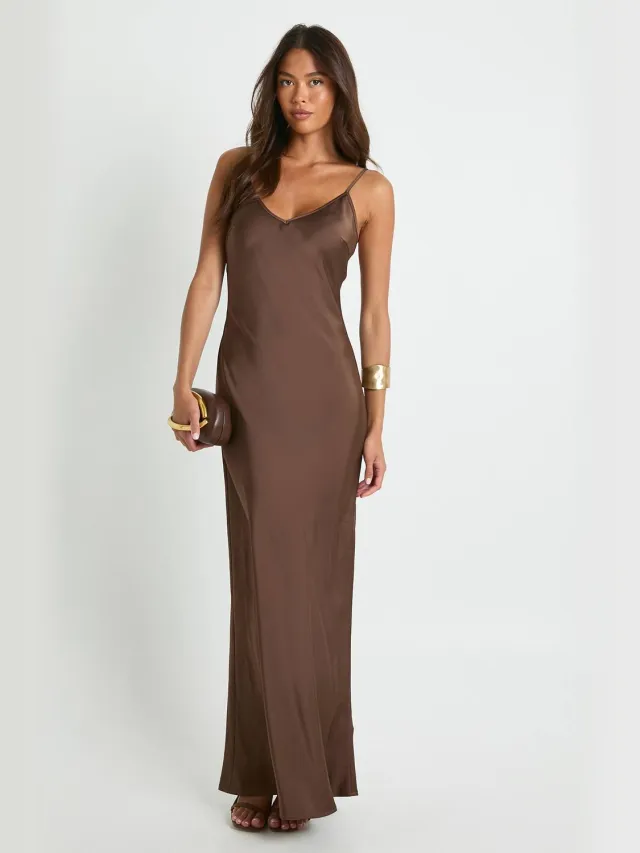 boohoo Dames Satijn Slip Column Maxi Jurk Chocoladebruin