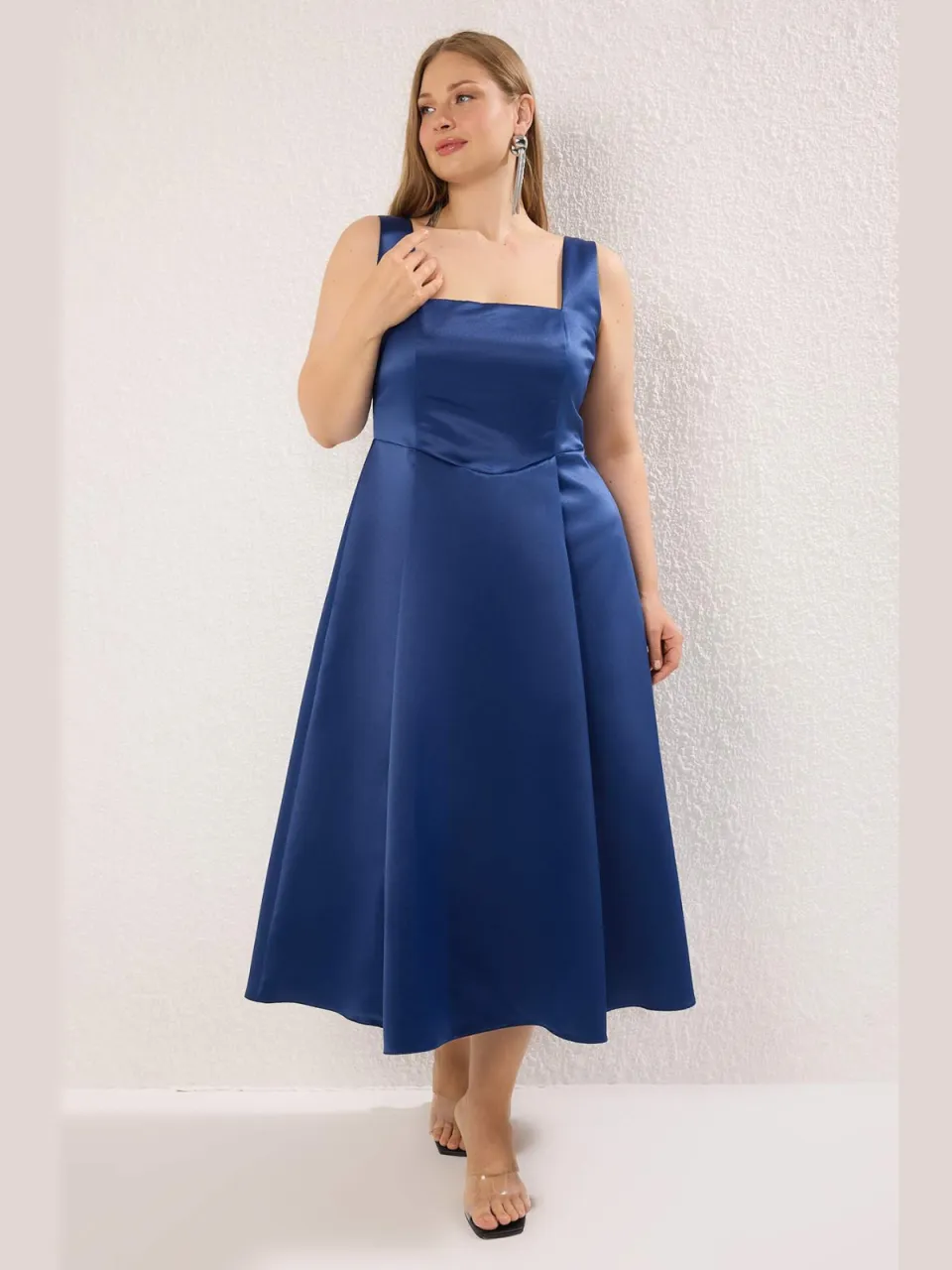 Trendyol Curve Dames Donkerblauw Effen Midi Mouwloos Stijlvol/Avond Bodycon Grote maten Jurk Marineblauw/Blauw