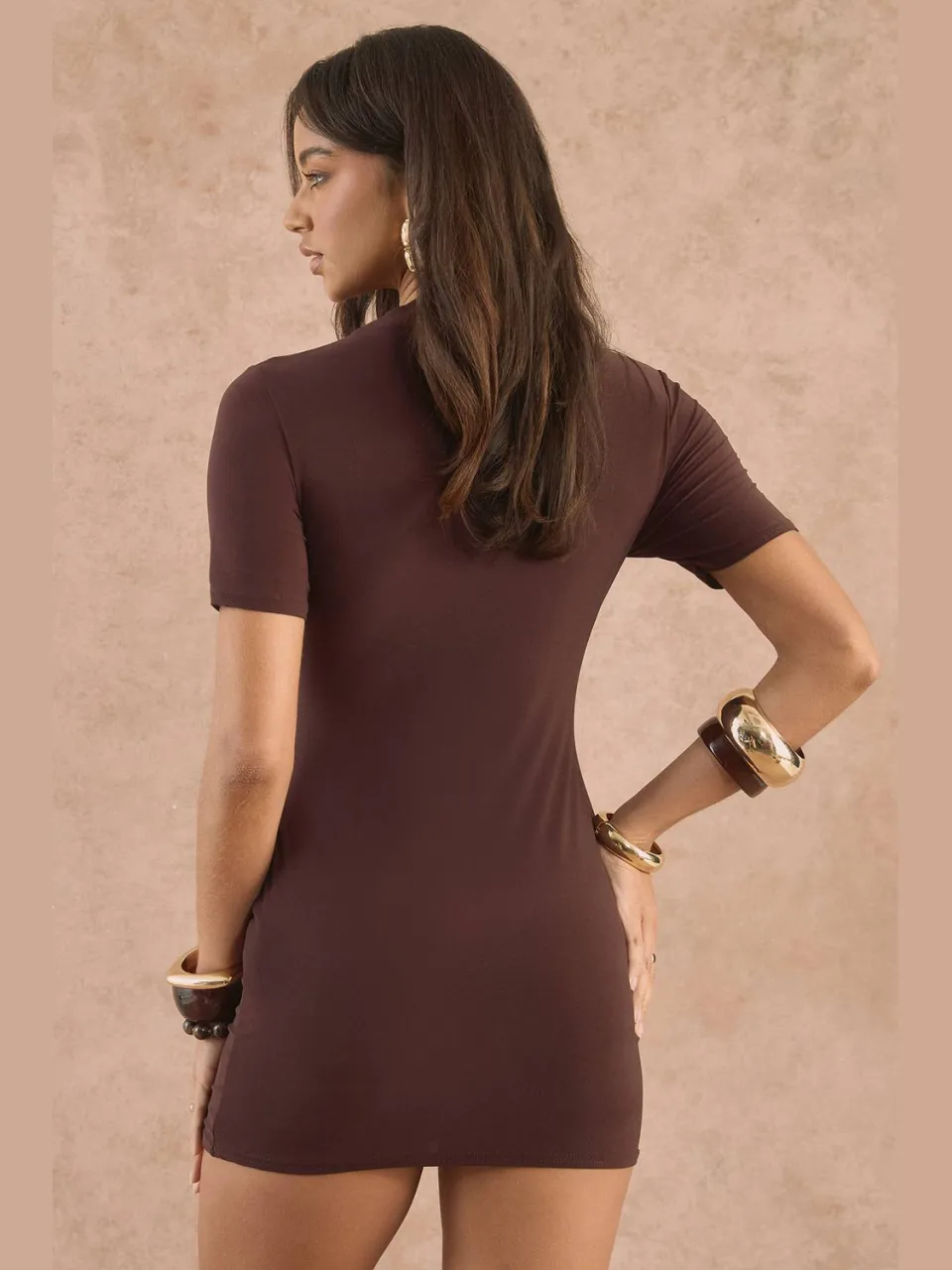 boohoo Dames Mini-jurk Met V-hals En Wikkeldetail chocoladebruin, foto 3