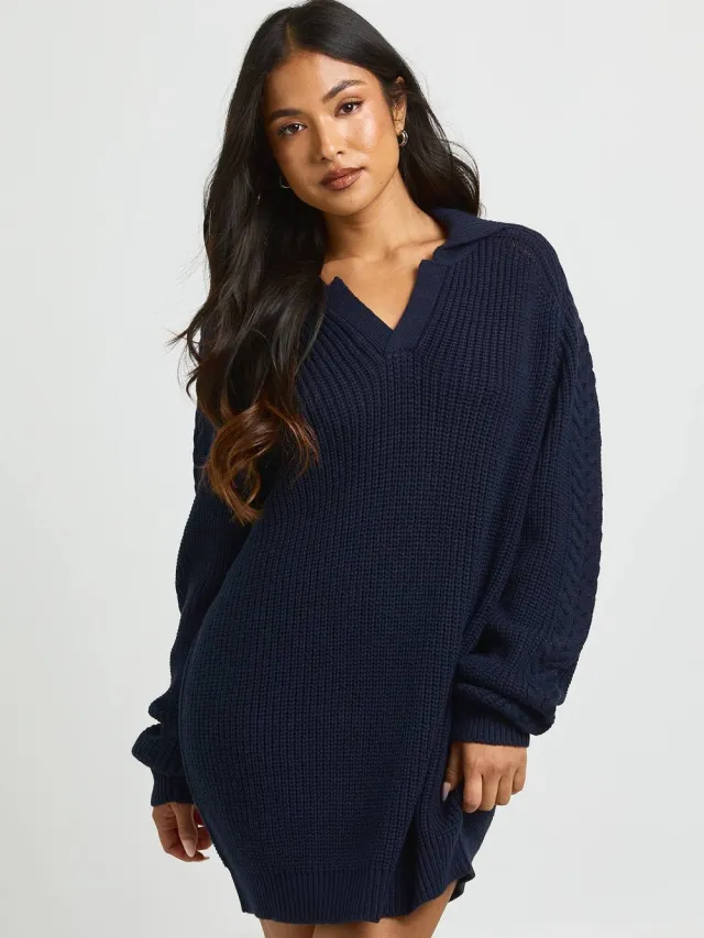 boohoo Dames Petite Grofgebreide Trui-jurk Met Kraag En V-hals Marineblauw