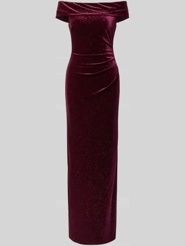 Christian Berg Cocktail Maxi-jurk van fluweel in off-shoulder-look aubergine, foto 2